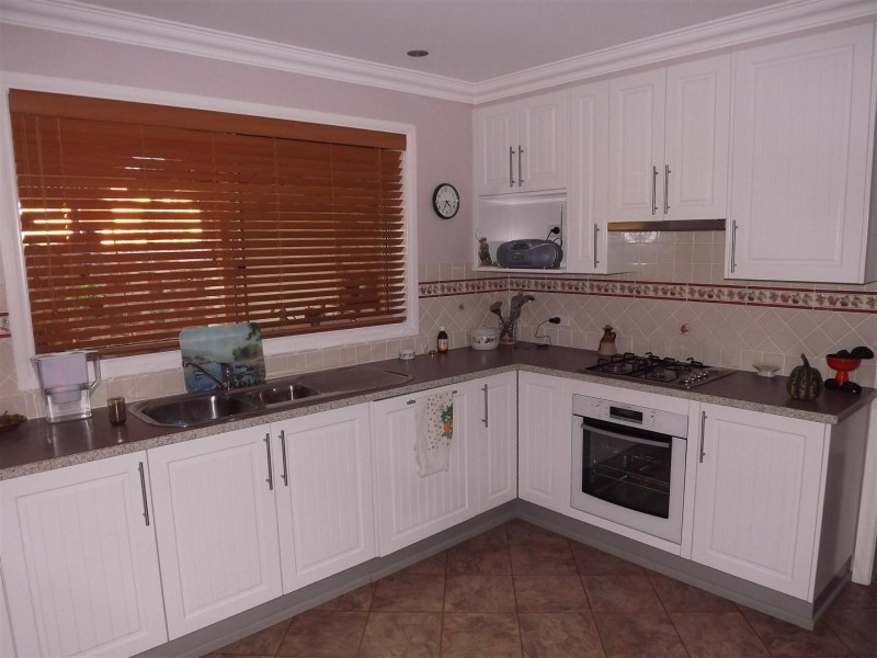 29 Glenburnie Close, Parkes NSW 2870