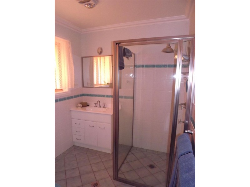 29 Glenburnie Close, Parkes NSW 2870