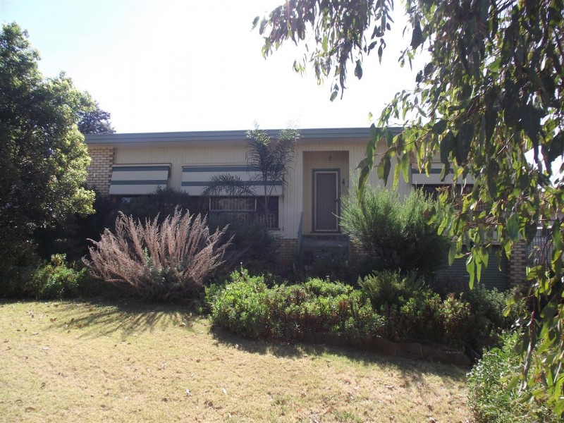 34 Molong Road, Parkes NSW 2870