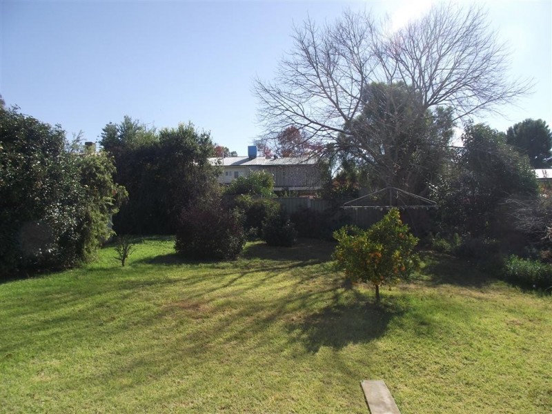 34 Molong Road, Parkes NSW 2870
