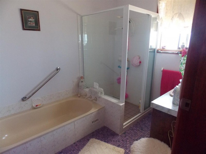 9 Middleton Street, Parkes NSW 2870