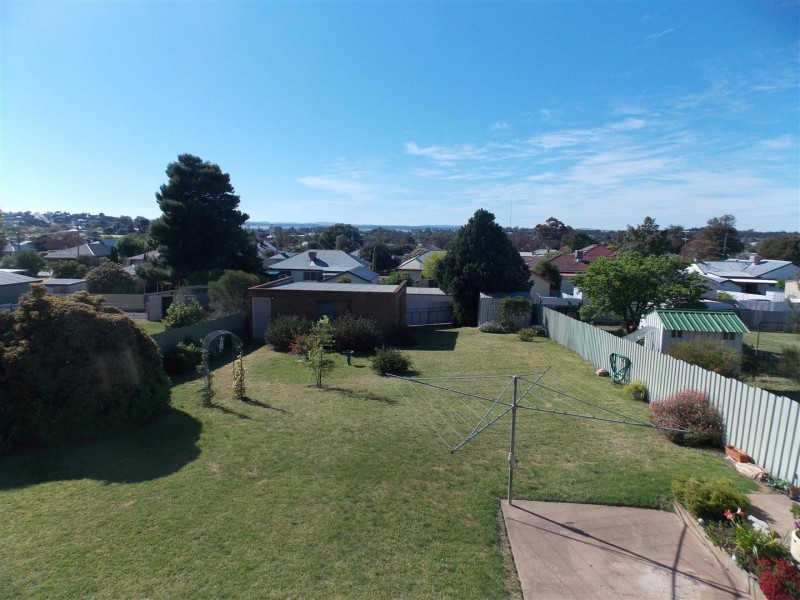 9 Middleton Street, Parkes NSW 2870