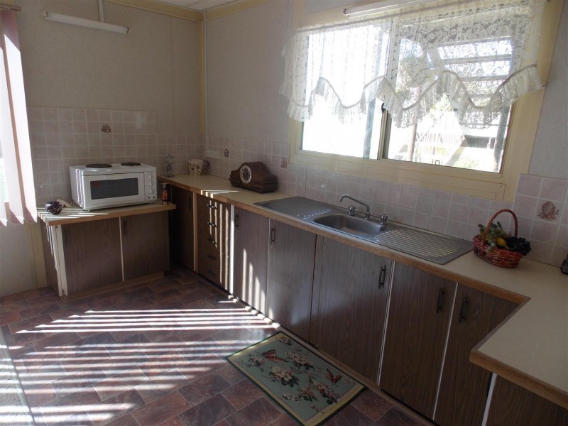 9 Middleton Street, Parkes NSW 2870