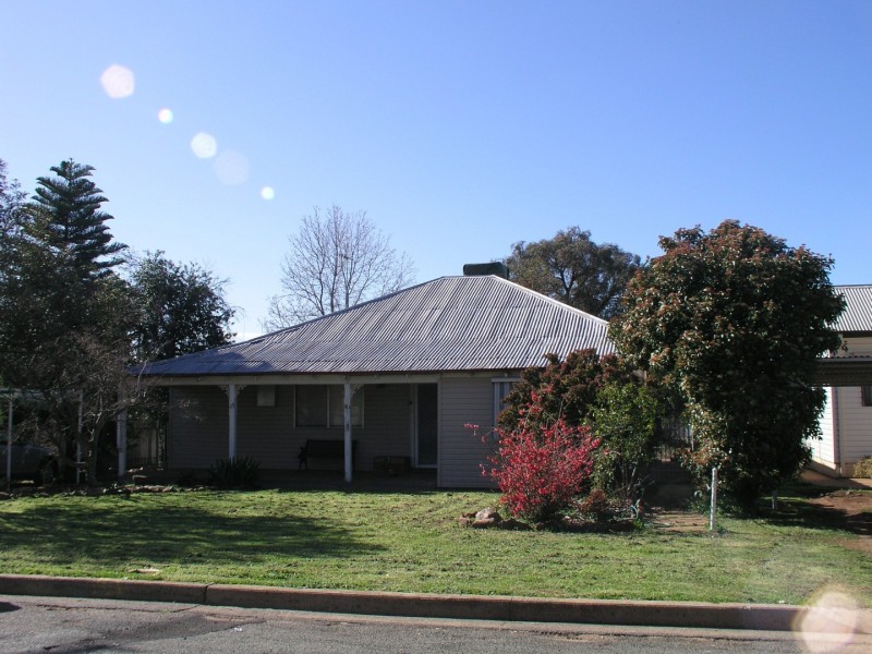 5 Pearce Street, Parkes NSW 2870