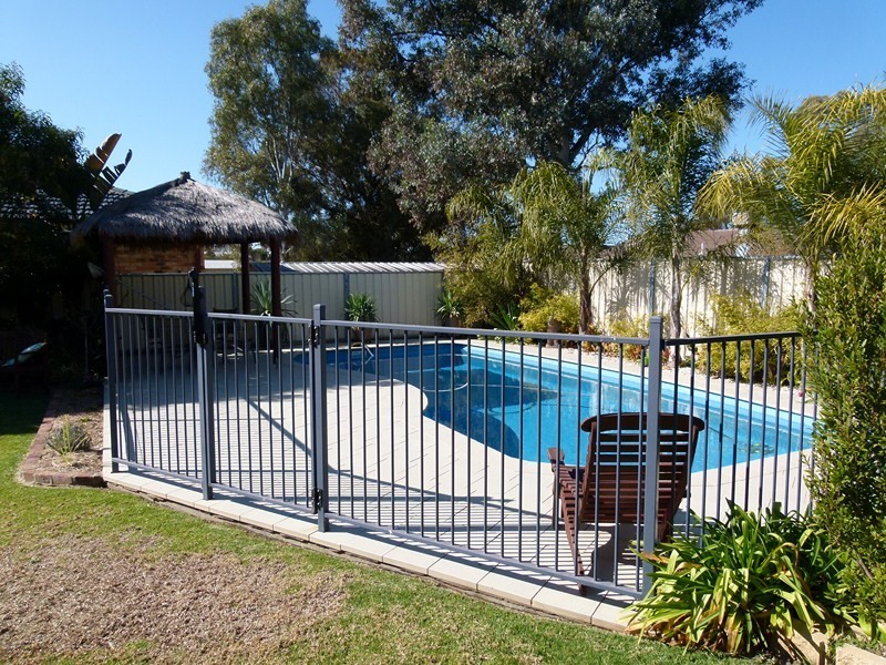 3 McMillan Place, Forbes NSW 2871