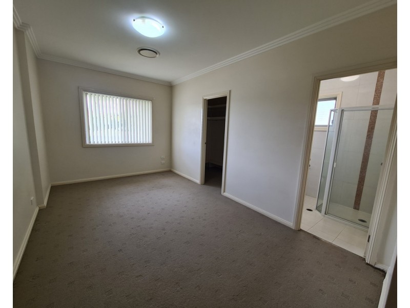 42 Best Street, Parkes NSW 2870