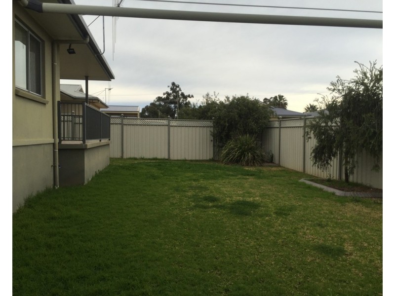 42 Best Street, Parkes NSW 2870