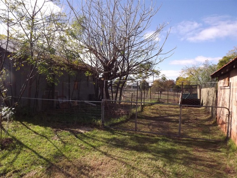 12 Anderson Street, Tullamore NSW 2874