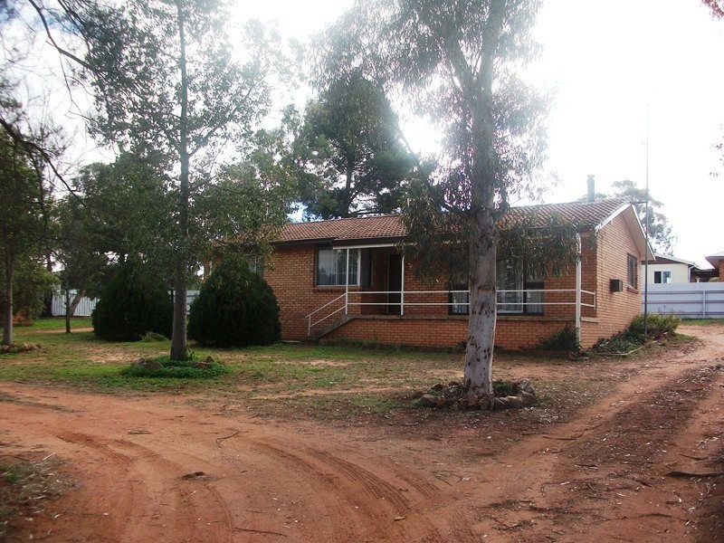 3 Stenhouse Street, Condobolin NSW 2877