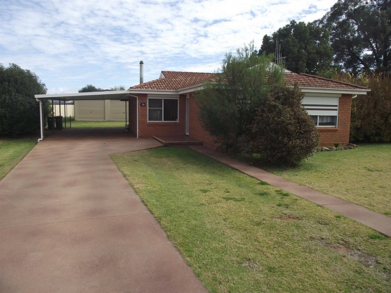 36 Middleton Street, Parkes NSW 2870