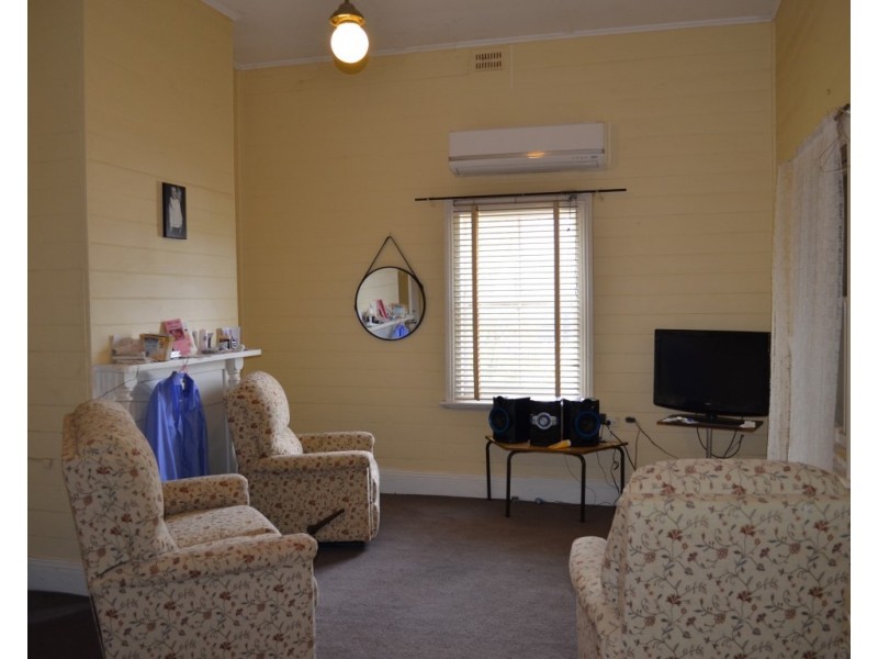 84 Orange Street, Condobolin NSW 2877