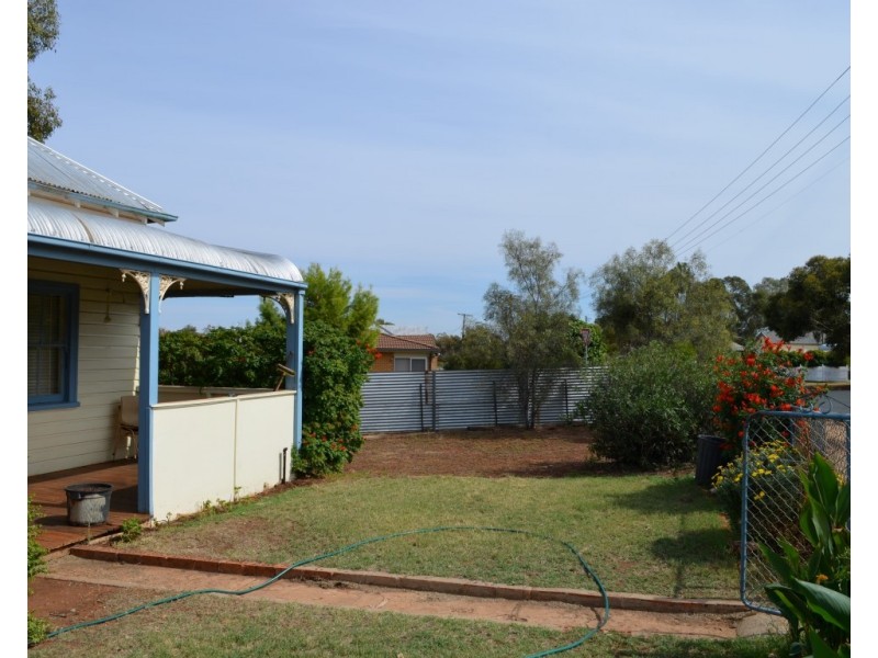 84 Orange Street, Condobolin NSW 2877