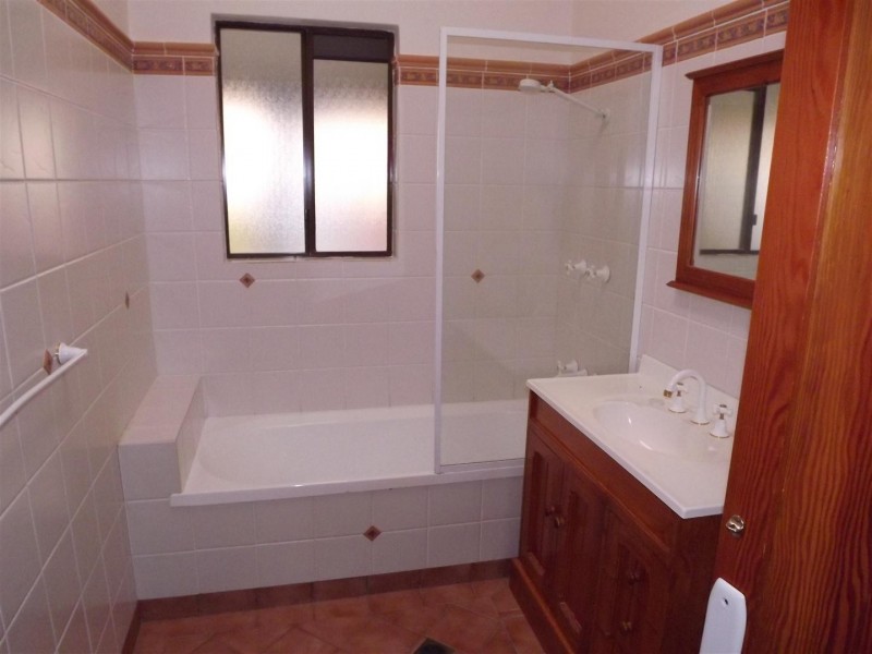 13 Mitchell Street, Parkes NSW 2870