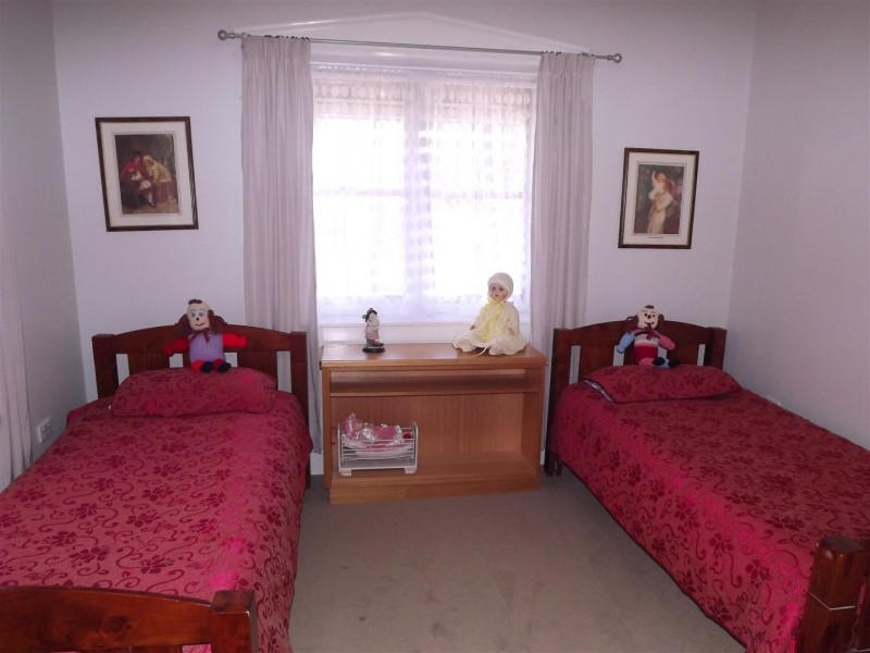 54 Orange Street, Parkes NSW 2870