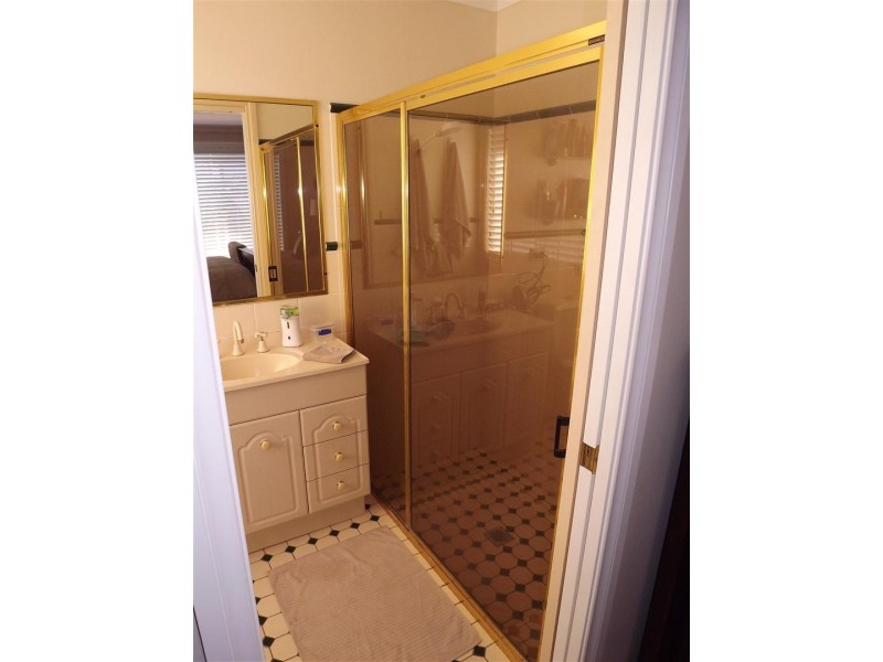 14 Christina Close, Parkes NSW 2870