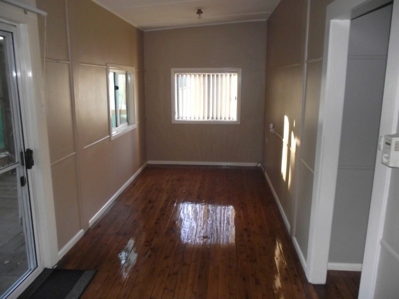12 Howard Street, Parkes NSW 2870