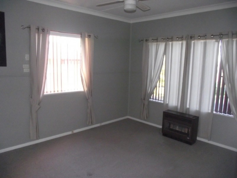12 Howard Street, Parkes NSW 2870