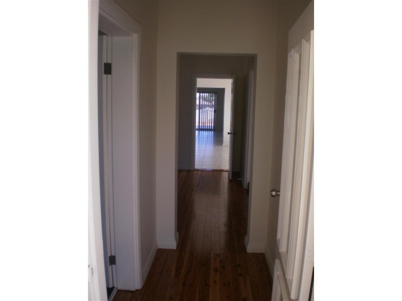 32 Albert Street, Parkes NSW 2870