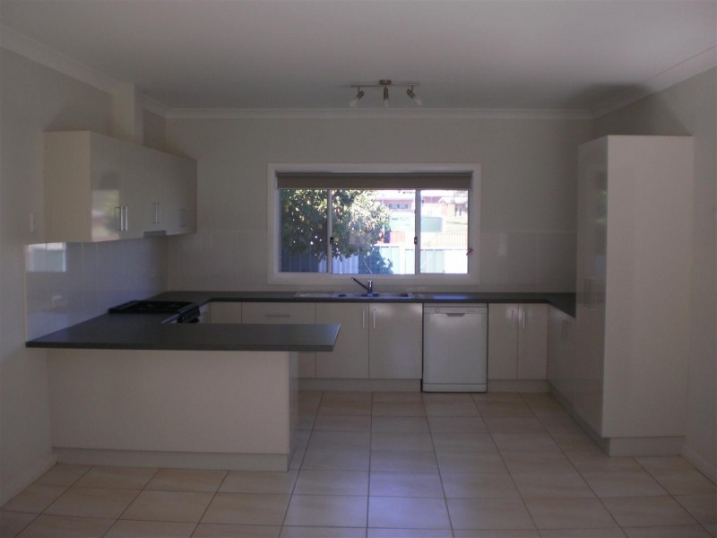 32 Albert Street, Parkes NSW 2870