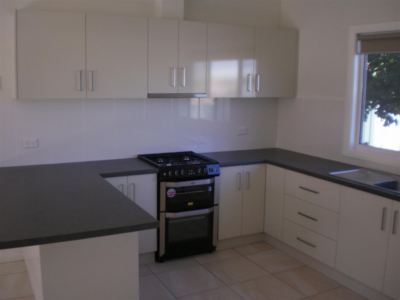 32 Albert Street, Parkes NSW 2870