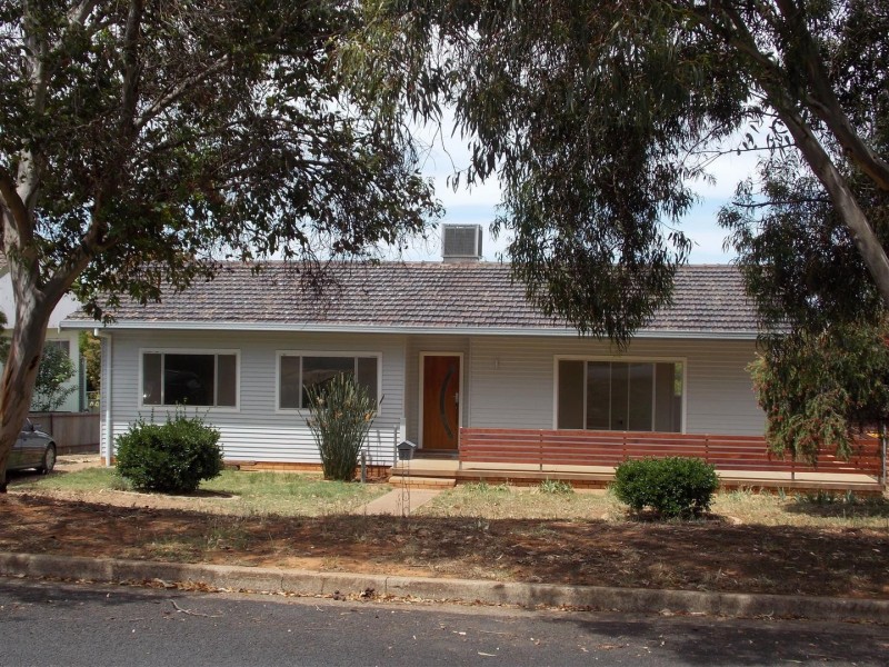 37 Lorking Street, Parkes NSW 2870