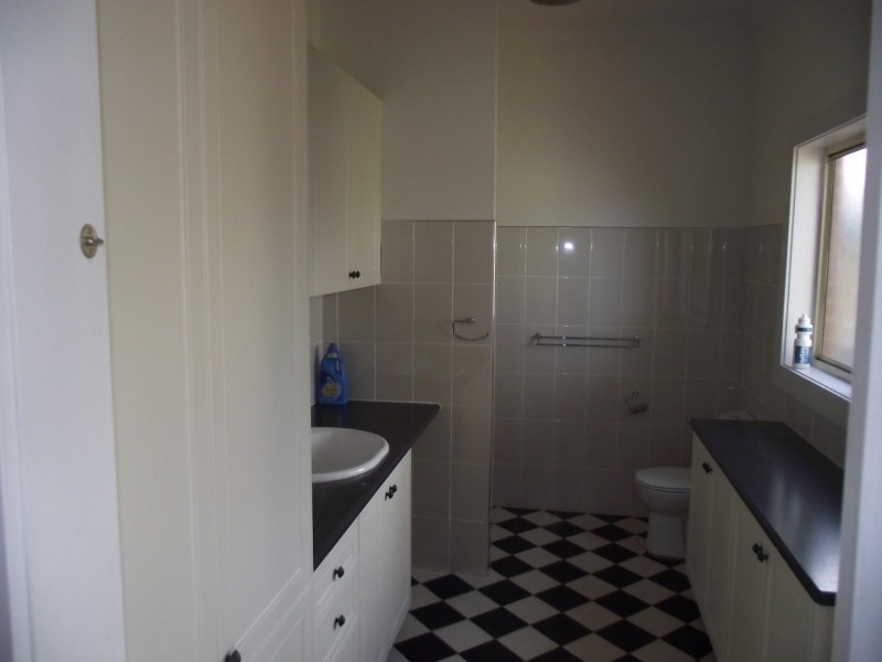 21 Armstrong Street, Parkes NSW 2870