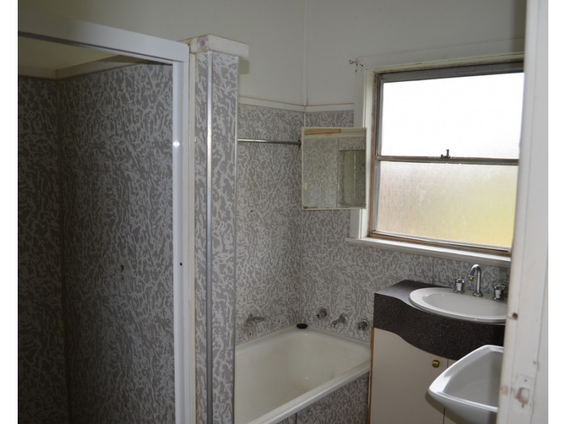 8 Brady Street, Condobolin NSW 2877