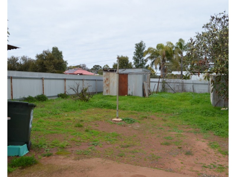 8 Brady Street, Condobolin NSW 2877