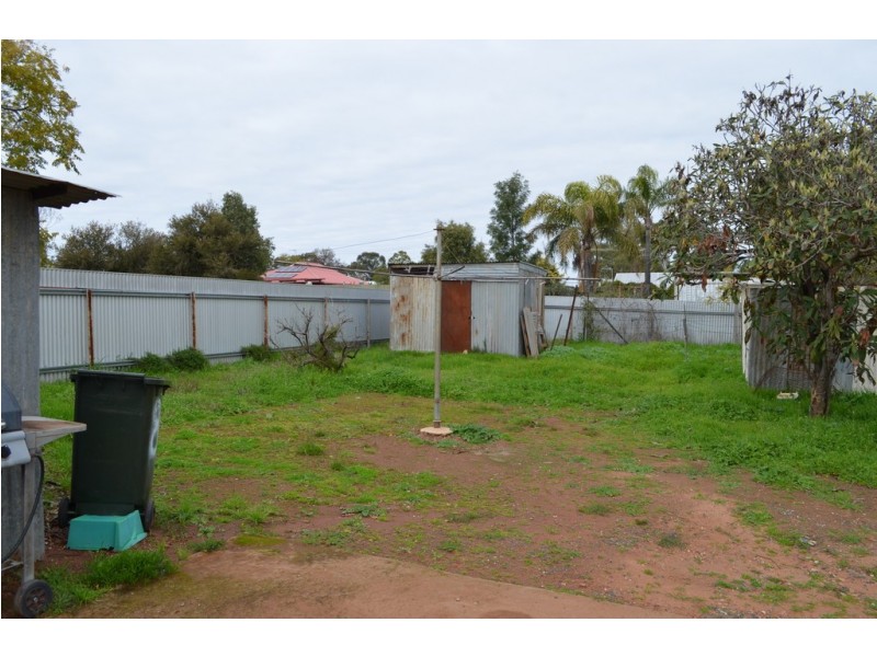 8 Brady Street, Condobolin NSW 2877