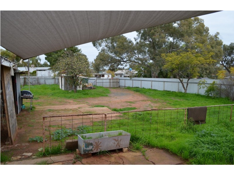 8 Brady Street, Condobolin NSW 2877