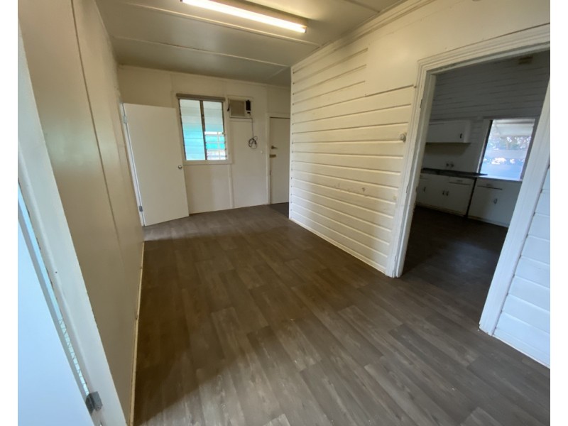 6 Hay Street, Condobolin NSW 2877