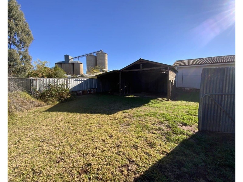 6 Hay Street, Condobolin NSW 2877