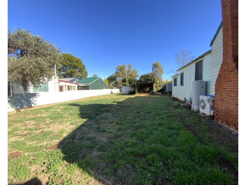 6 Hay Street, Condobolin NSW 2877