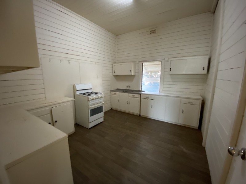 6 Hay Street, Condobolin NSW 2877