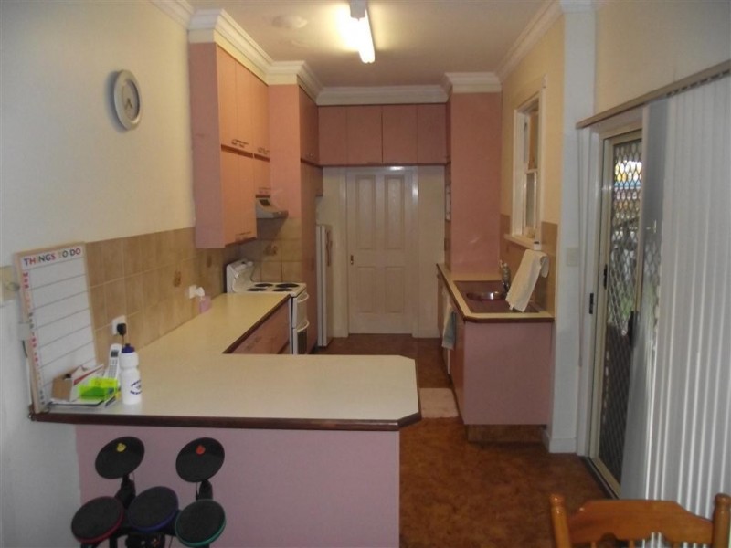 2 Cooke Street, Parkes NSW 2870