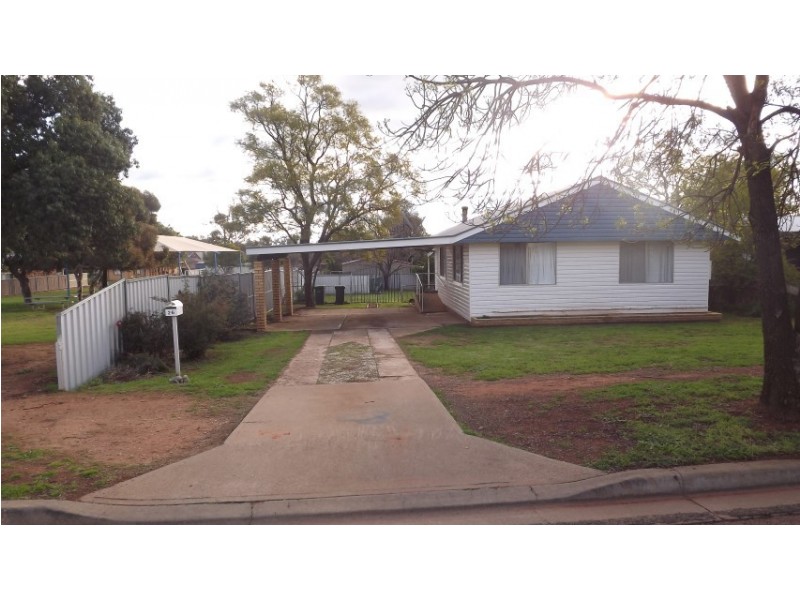 26 High Street, Condobolin NSW 2877