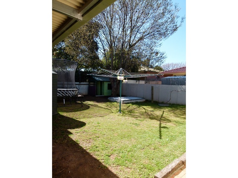 8 Coolabah Street, Forbes NSW 2871
