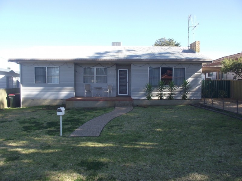 22 Thornbury Street, Parkes NSW 2870