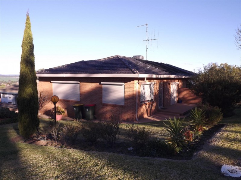 33 Barton Street, Parkes NSW 2870
