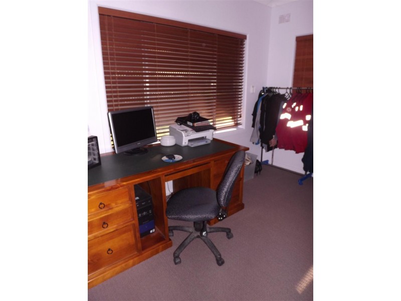 33 Barton Street, Parkes NSW 2870