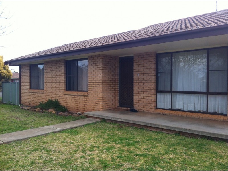 30 Middleton Street, Parkes NSW 2870