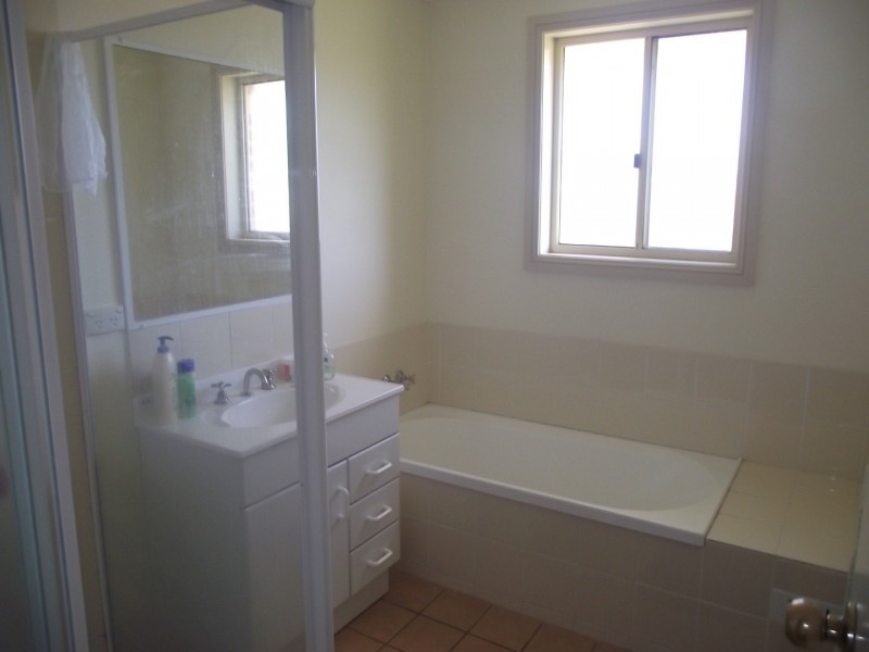 1 Hazelbank Avenue, Parkes NSW 2870