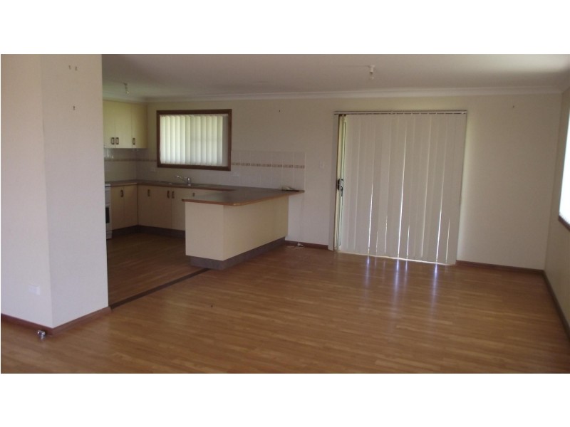 9 CONS LANE, Parkes NSW 2870