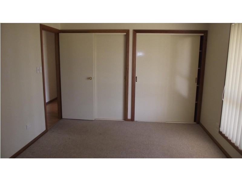 9 CONS LANE, Parkes NSW 2870