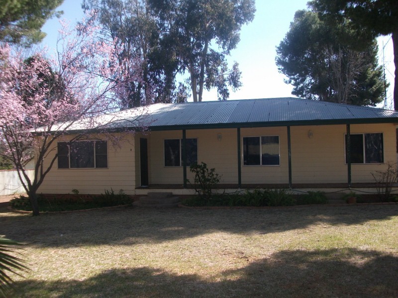 7 GRAF ST, Condobolin NSW 2877