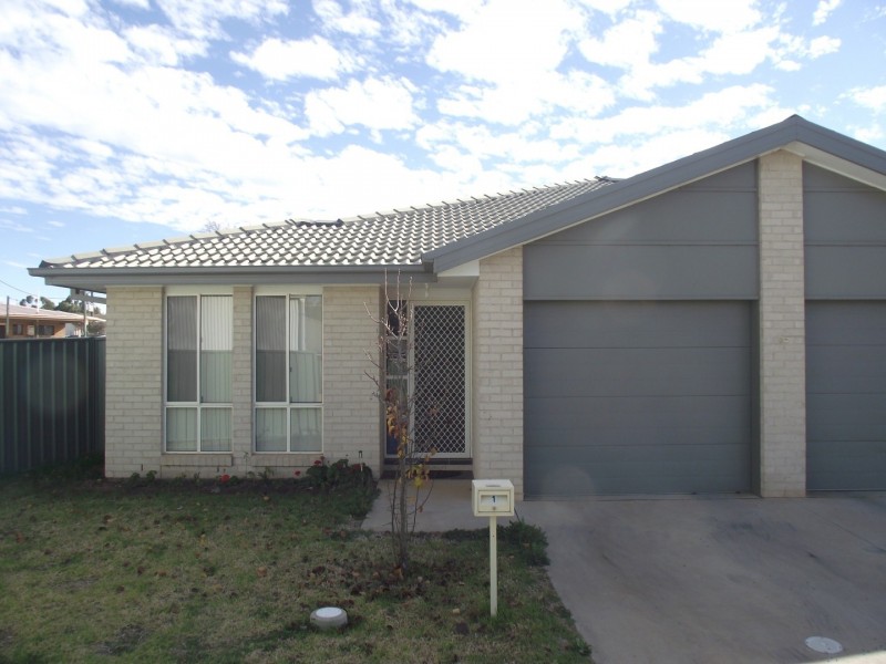 1/80 Close Street, Parkes NSW 2870