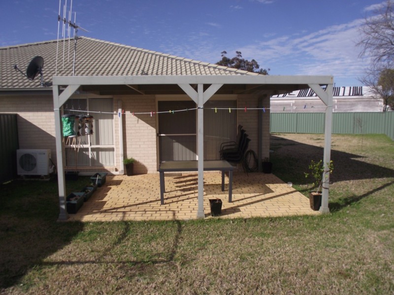 1/80 Close Street, Parkes NSW 2870