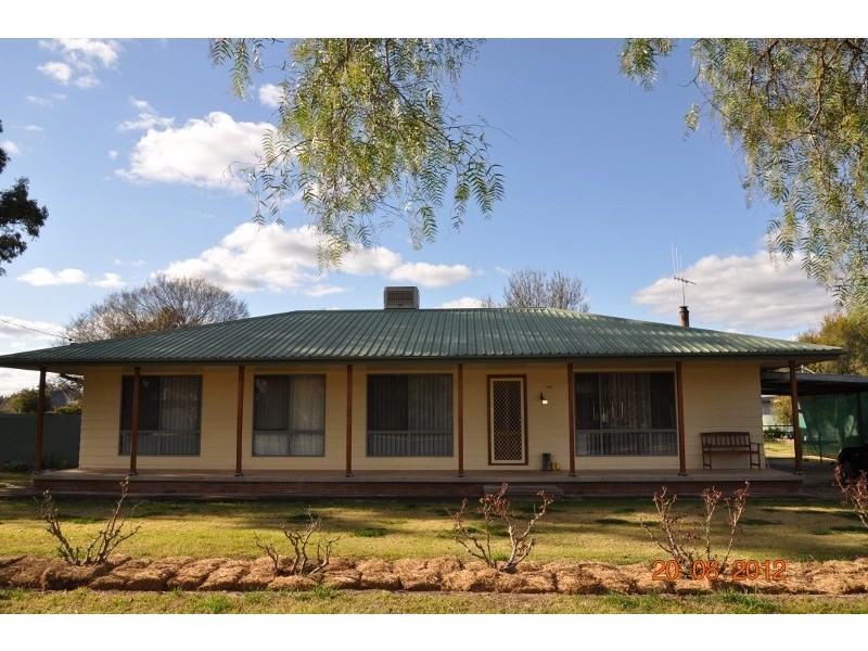 11 Oberon Street, Eugowra NSW 2806