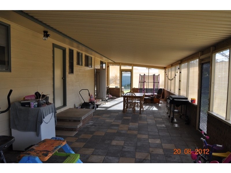 11 Oberon Street, Eugowra NSW 2806