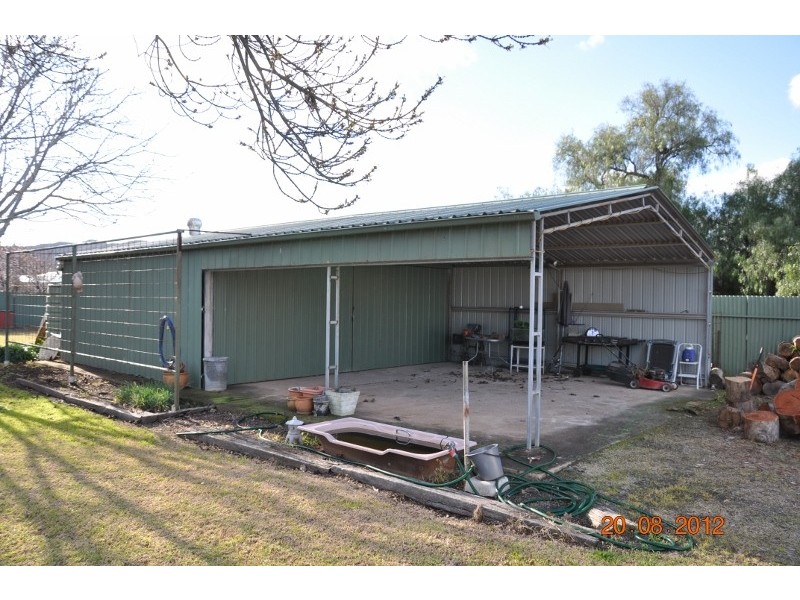 11 Oberon Street, Eugowra NSW 2806